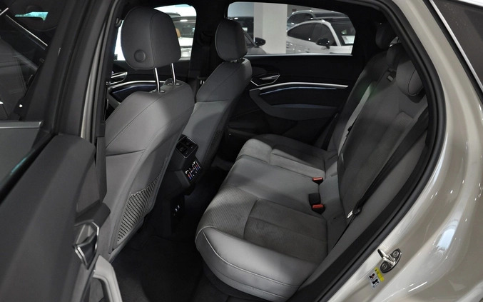 Audi e-tron cena 374900 przebieg: 1300, rok produkcji 2021 z Strzelno małe 466